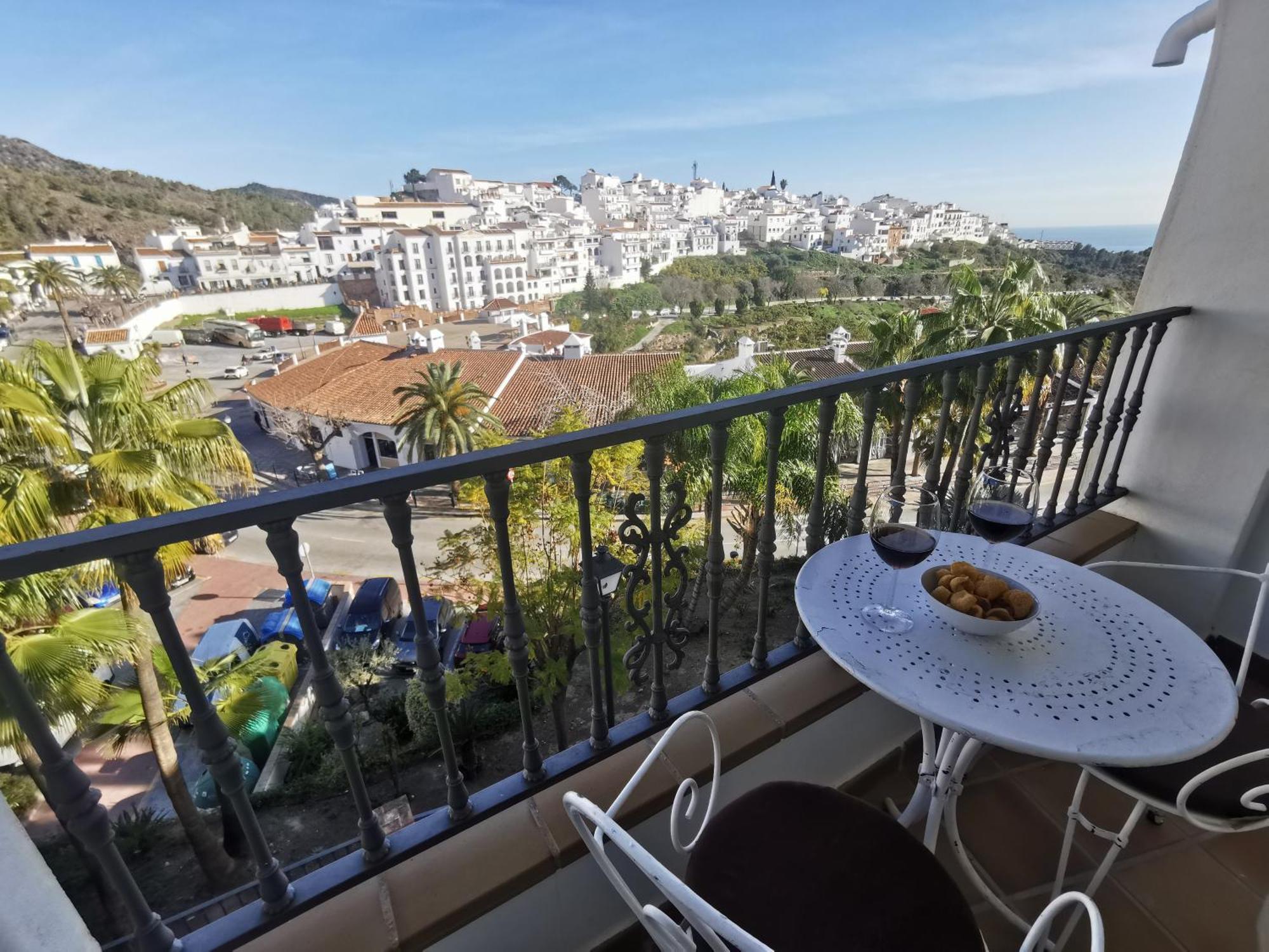 Apartamento Maria Platero Centrico Y Con Las Mejores Vistas Del Casco Antiguo La Montana Y El Mar Mediterraneo Frigiliana Buitenkant foto