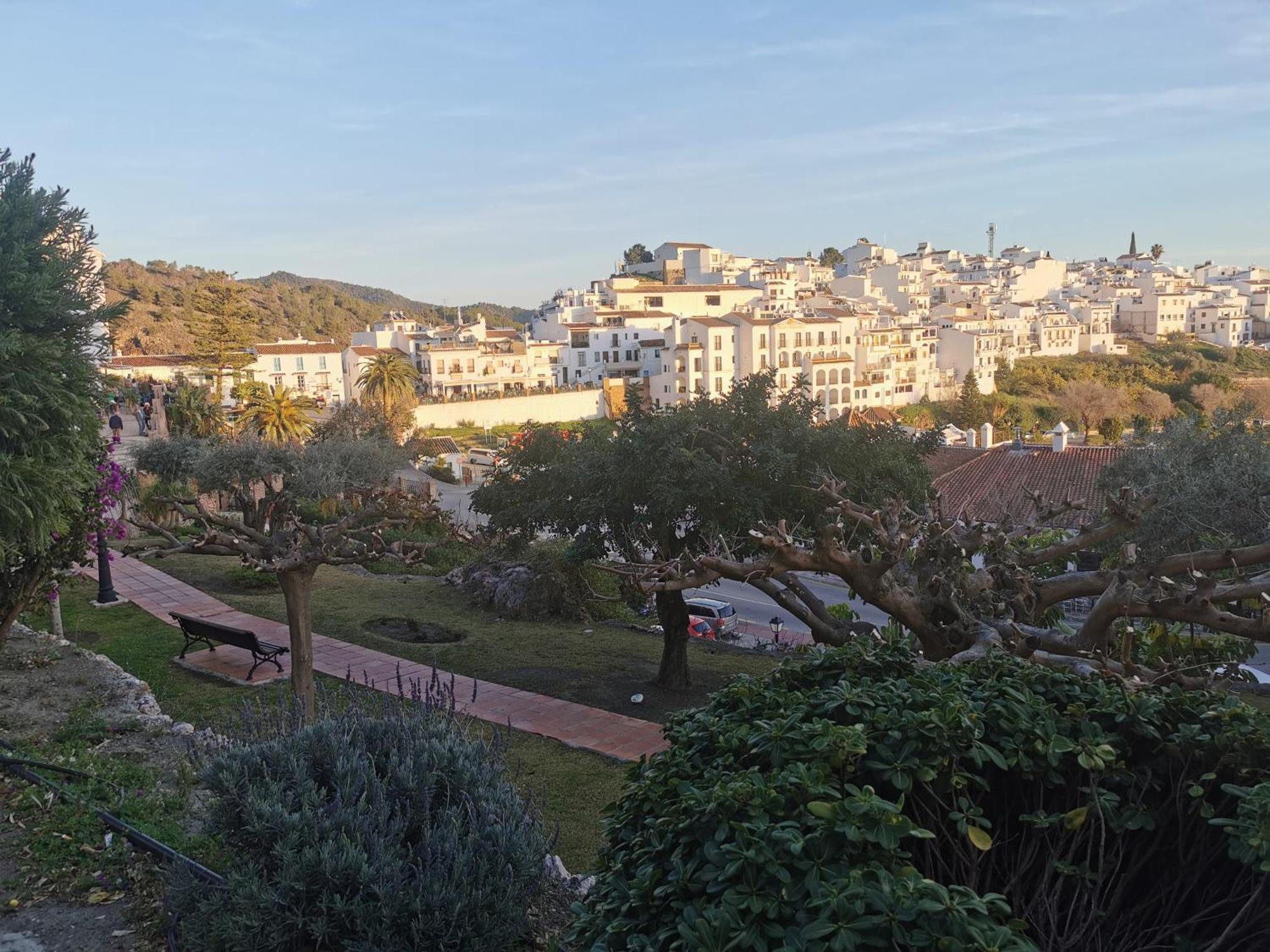 Apartamento Maria Platero Centrico Y Con Las Mejores Vistas Del Casco Antiguo La Montana Y El Mar Mediterraneo Frigiliana Buitenkant foto